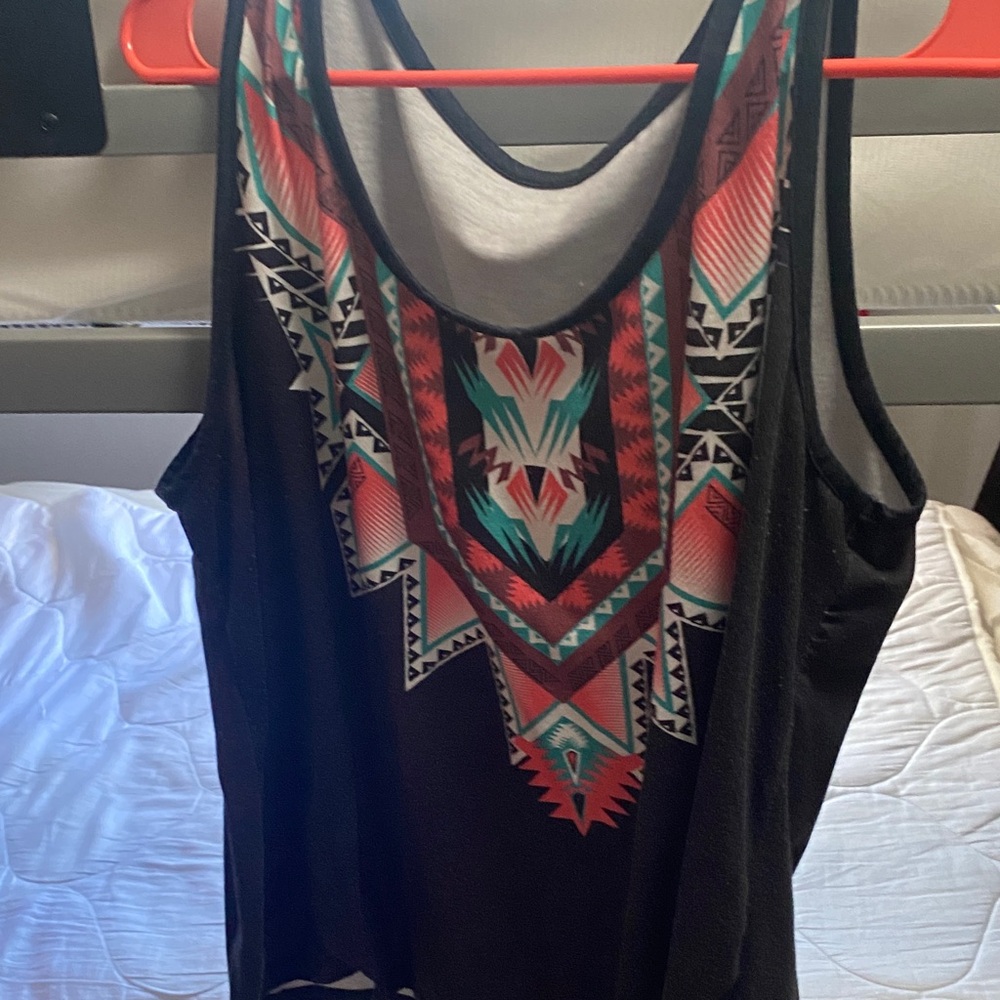 SHEIN Black Tank Top with Geometric Print